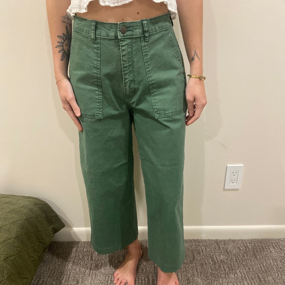 Green crop trouser